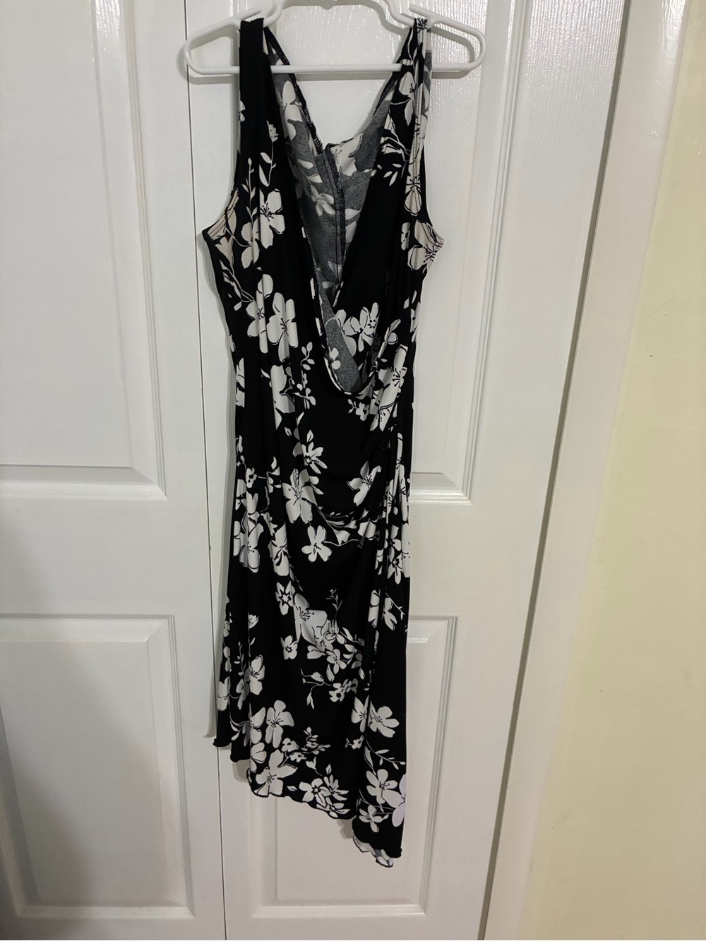Venus Black & White Floral Sleeveless Wrap Dress large